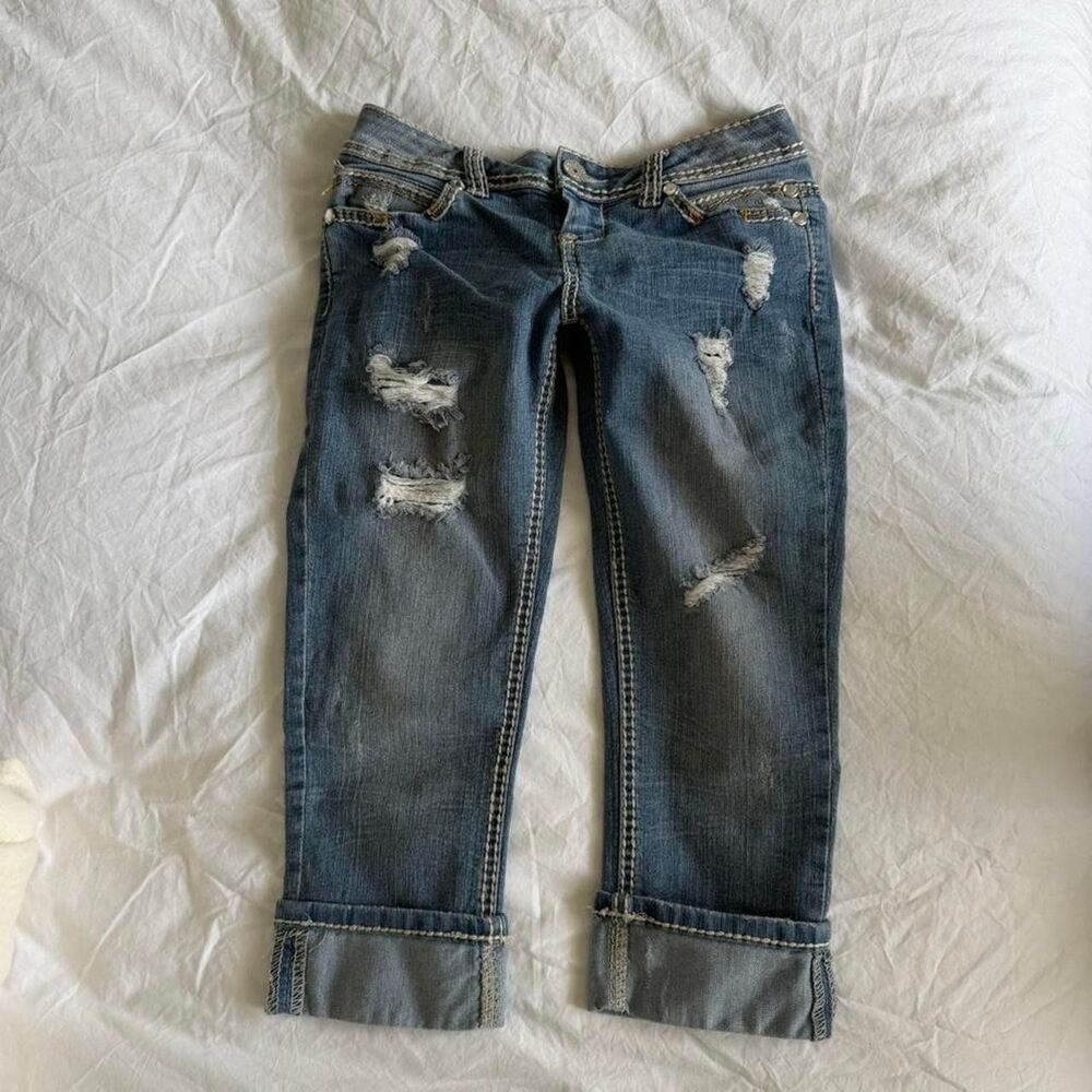 Almost Famous cropped jeans/capri